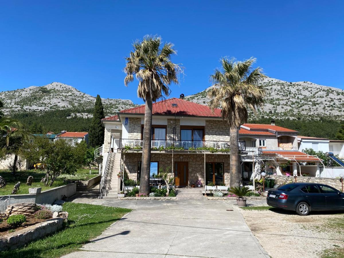 Apartmani 4 Palme Starigrad Paklenica Exterior foto