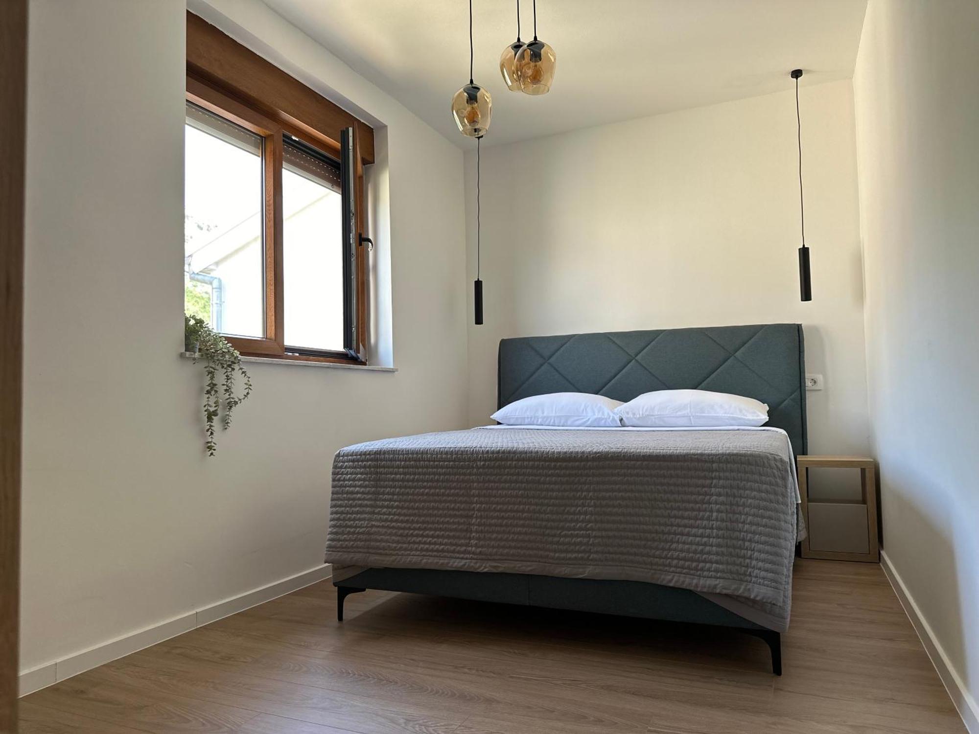 Apartmani 4 Palme Starigrad Paklenica Exterior foto