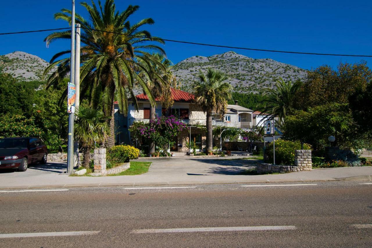Apartmani 4 Palme Starigrad Paklenica Exterior foto